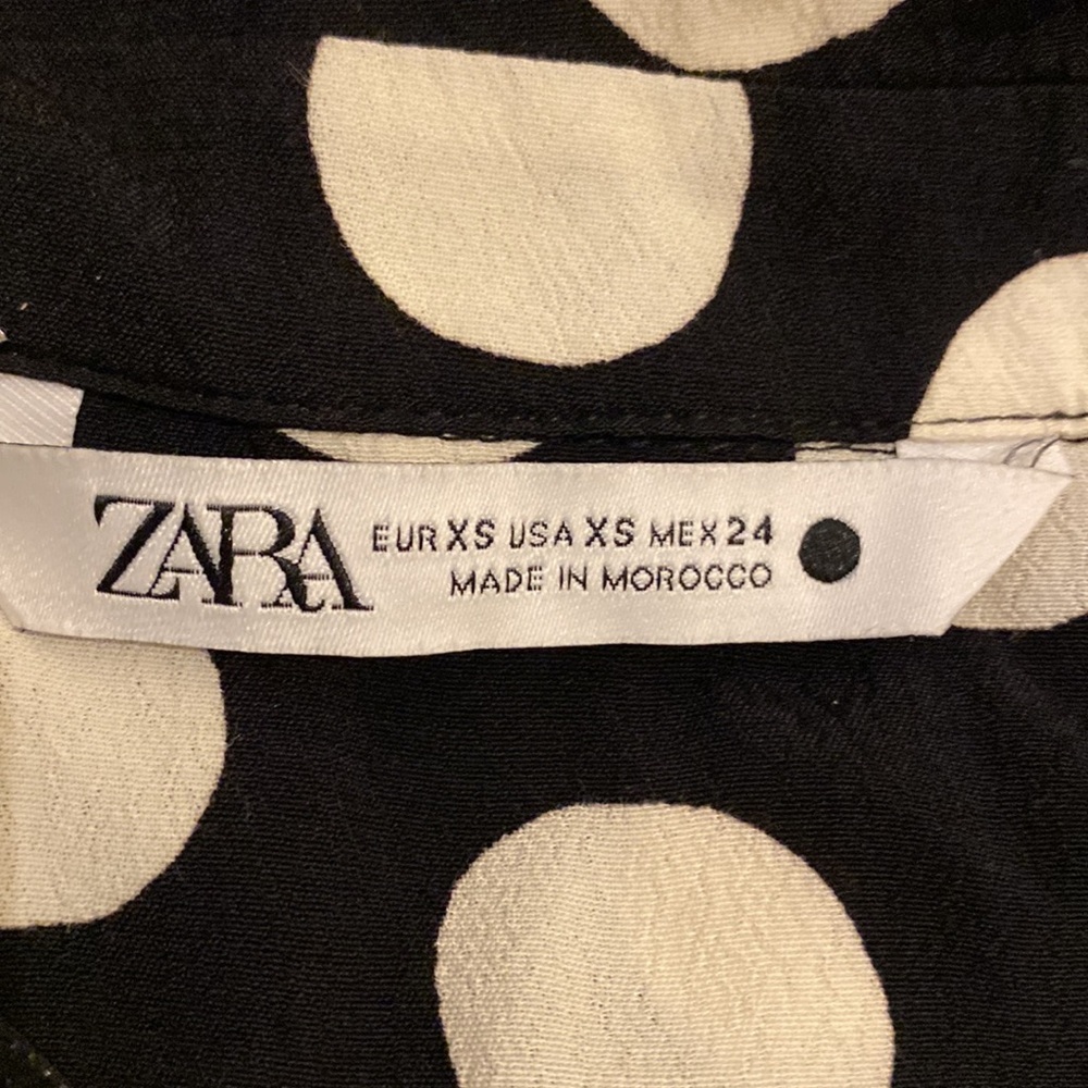 Zara Black and White Polka Dot Wrap mini dress. Size Xs. Style 7903/052/064 - Picture 6 of 10